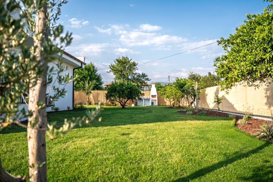 Villa S